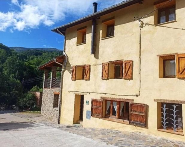 プラノレス Cal Calau Vega Bed & Breakfast エクステリア 写真